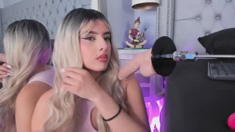 Snapshot of lily_stclair chatting on 04.16.26 . online show from 04.16.26