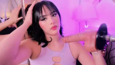 Snapshot of lily_stclair chatting on 05.26.26 . online show from 05.26.26