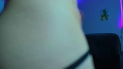 Snapshot of lily_stone04 chatting on 12.18.25 lily_stone04 online show from 12.18.25