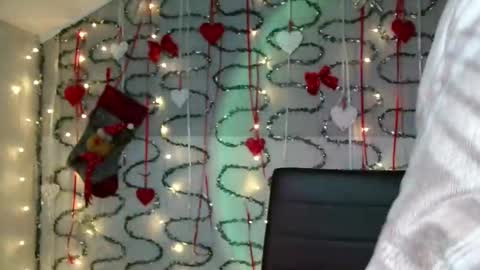 Snapshot of lily_tayberry chatting on 01.11.26 small lily online show from 01.11.26