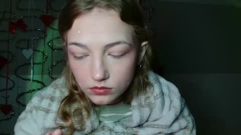 Snapshot of lily_tayberry chatting on 01.14.26 small lily online show from 01.14.26