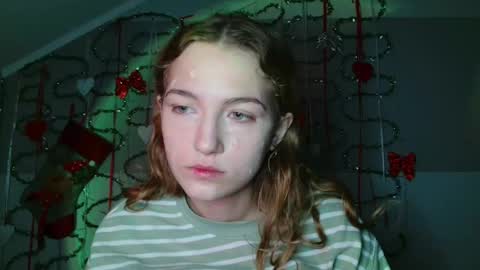 Snapshot of lily_tayberry chatting on 01.15.26 small lily online show from 01.15.26