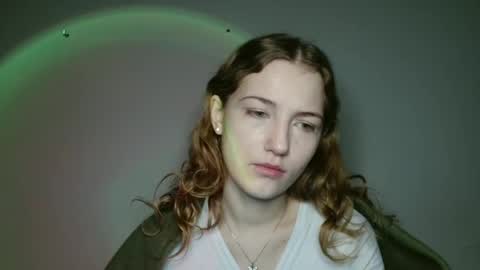 Snapshot of lily_tayberry chatting on 01.19.26 small lily online show from 01.19.26