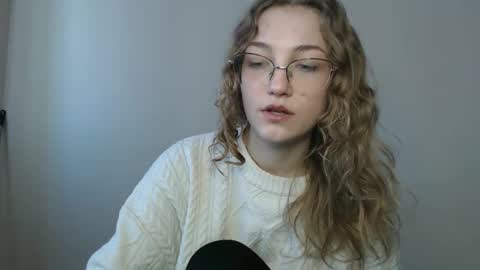 Snapshot of lily_tayberry chatting on 02.28.26 small lily online show from 02.28.26