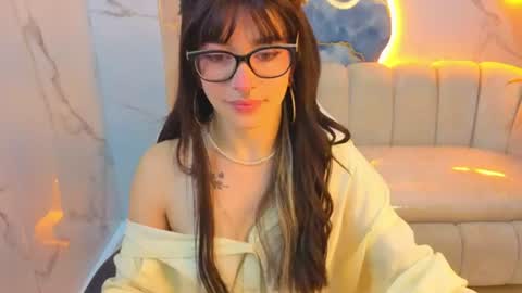 Snapshot of lily_tx chatting on 06.08.26 Follow me.. Live 730 to 1400 online show from 06.08.26