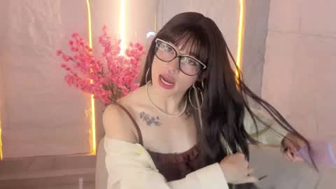 Snapshot of lily_tx chatting on 06.10.26 Follow me.. Live 730 to 1400 online show from 06.10.26