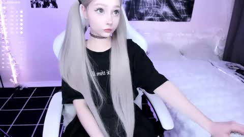 Lily online show from 04.27.26