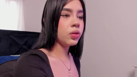 LilyWoodz online show from 02.02.26