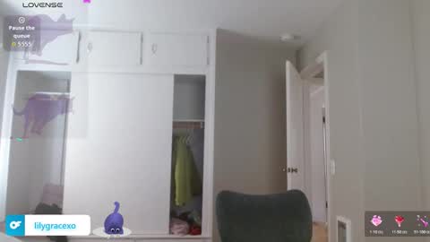 Lily Grace online show from 10.31.25