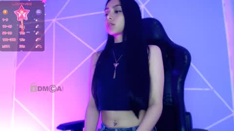 Snapshot of lilylouisee_ chatting on 10.14.25 Liliana louise online show from 10.14.25