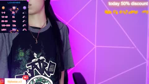 Snapshot of lilylouisee_ chatting on 10.29.25 Liliana louise online show from 10.29.25
