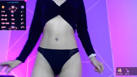 Snapshot of lilylouisee_ chatting on 11.14.25 Liliana louise online show from 11.14.25