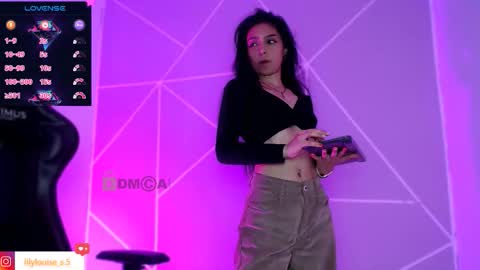 Snapshot of lilylouisee_ chatting on 11.26.25 Liliana louise online show from 11.26.25
