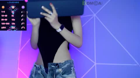 Snapshot of lilylouisee_ chatting on 11.28.25 Liliana louise online show from 11.28.25