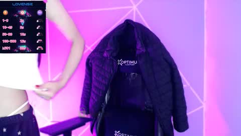 Snapshot of lilylouisee_ chatting on 12.02.25 Liliana louise online show from 12.02.25