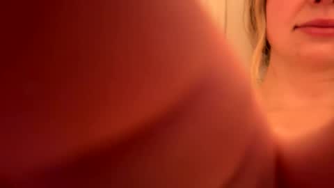 Snapshot of lilymae98 chatting on 12.18.24 LilyMae online show from 12.18.24