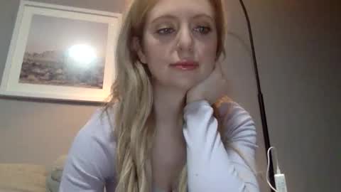Snapshot of lilymae98 chatting on 12.18.24 LilyMae online show from 12.18.24