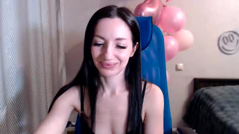 Snapshot of lilymellow chatting on 01.21.25 Lily online show from 01.21.25