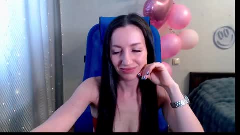 Snapshot of lilymellow chatting on 01.27.25 Lily online show from 01.27.25