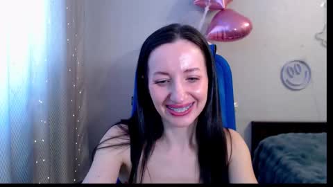 Snapshot of lilymellow chatting on 02.08.25 Lily online show from 02.08.25
