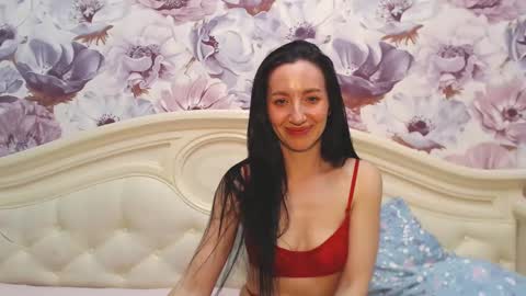Snapshot of lilymellow chatting on 03.08.25 Lily online show from 03.08.25