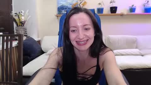 Snapshot of lilymellow chatting on 09.13.25 Lily online show from 09.13.25