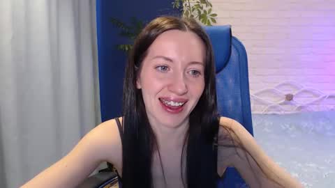 Snapshot of lilymellow chatting on 09.14.25 Lily online show from 09.14.25