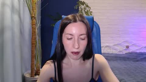 Snapshot of lilymellow chatting on 09.29.25 Lily online show from 09.29.25