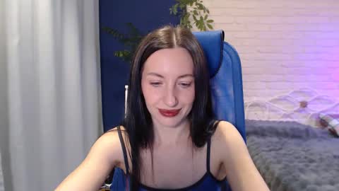 Snapshot of lilymellow chatting on 10.04.25 Lily online show from 10.04.25