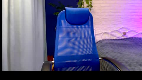 Lily online show from 11.11.25