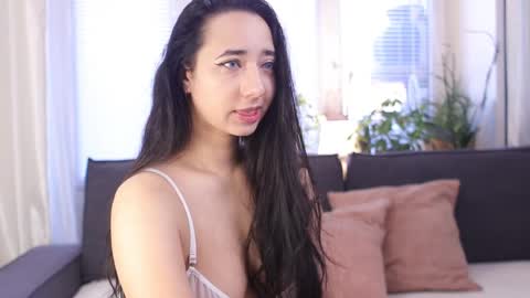 Snapshot of lilyminx chatting on 03.01.25 -- My Wishlist  online show from 03.01.25
