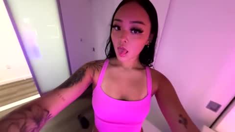 lilypowpow online show from 12.01.25