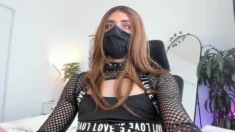 Snapshot of lilyreina chatting on 05.05.26 Lily Reina online show from 05.05.26