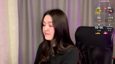 Snapshot of lilysollar chatting on 04.18.26 Lily online show from 04.18.26