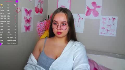 Lily online show from 09.26.25