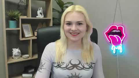 Snapshot of lilysweetxo chatting on 04.30.26 Lily online show from 04.30.26