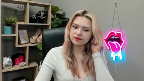 Snapshot of lilysweetxo chatting on 07.14.26 Lily online show from 07.14.26