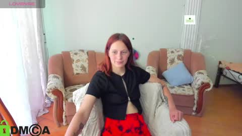 Snapshot of lilyviolet7 chatting on 06.11.26 Hi Im Lily online show from 06.11.26