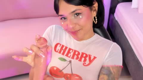 Snapshot of lilyy_joness chatting on 05.13.26 online show from 05.13.26