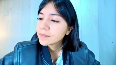 Snapshot of lina_bedoya chatting on 11.27.25 Lina Bedoya online show from 11.27.25