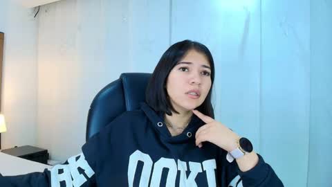 Snapshot of lina_bedoya chatting on 12.02.25 Lina Bedoya online show from 12.02.25