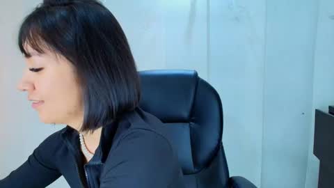 Snapshot of lina_bedoya chatting on 01.12.26 Lina Bedoya online show from 01.12.26