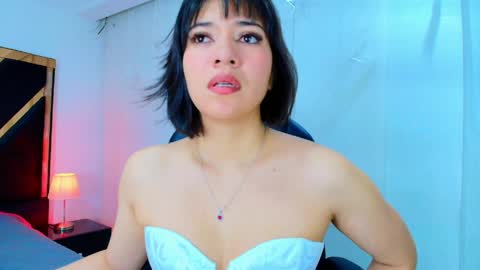 Snapshot of lina_bedoya chatting on 04.10.26 Lina Bedoya online show from 04.10.26