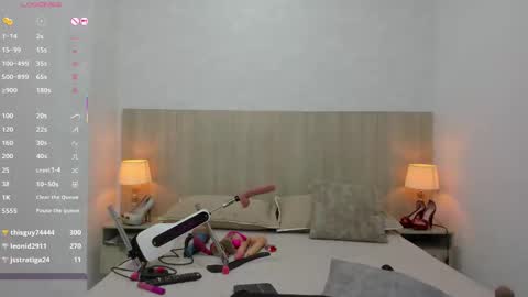 Snapshot of lina_garcia chatting on 03.08.25 online show from 03.08.25