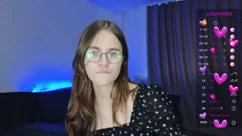 lina hall online show from 09.18.25