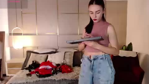 Lina online show from 09.23.25