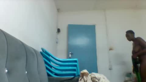 Snapshot of lina_naughty00 chatting on 12.21.25 lina_naughty00 online show from 12.21.25