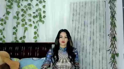 Snapshot of lina_paola chatting on 01.08.25 paola online show from 01.08.25