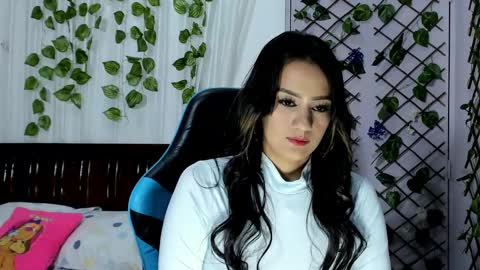 Snapshot of lina_paola chatting on 02.21.25 paola online show from 02.21.25