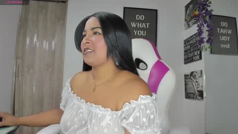 Snapshot of lina_sanchezih chatting on 01.31.25 LINA SANCHEZ online show from 01.31.25
